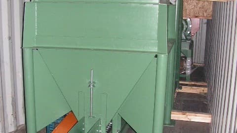 Quinn hopper belt feeder